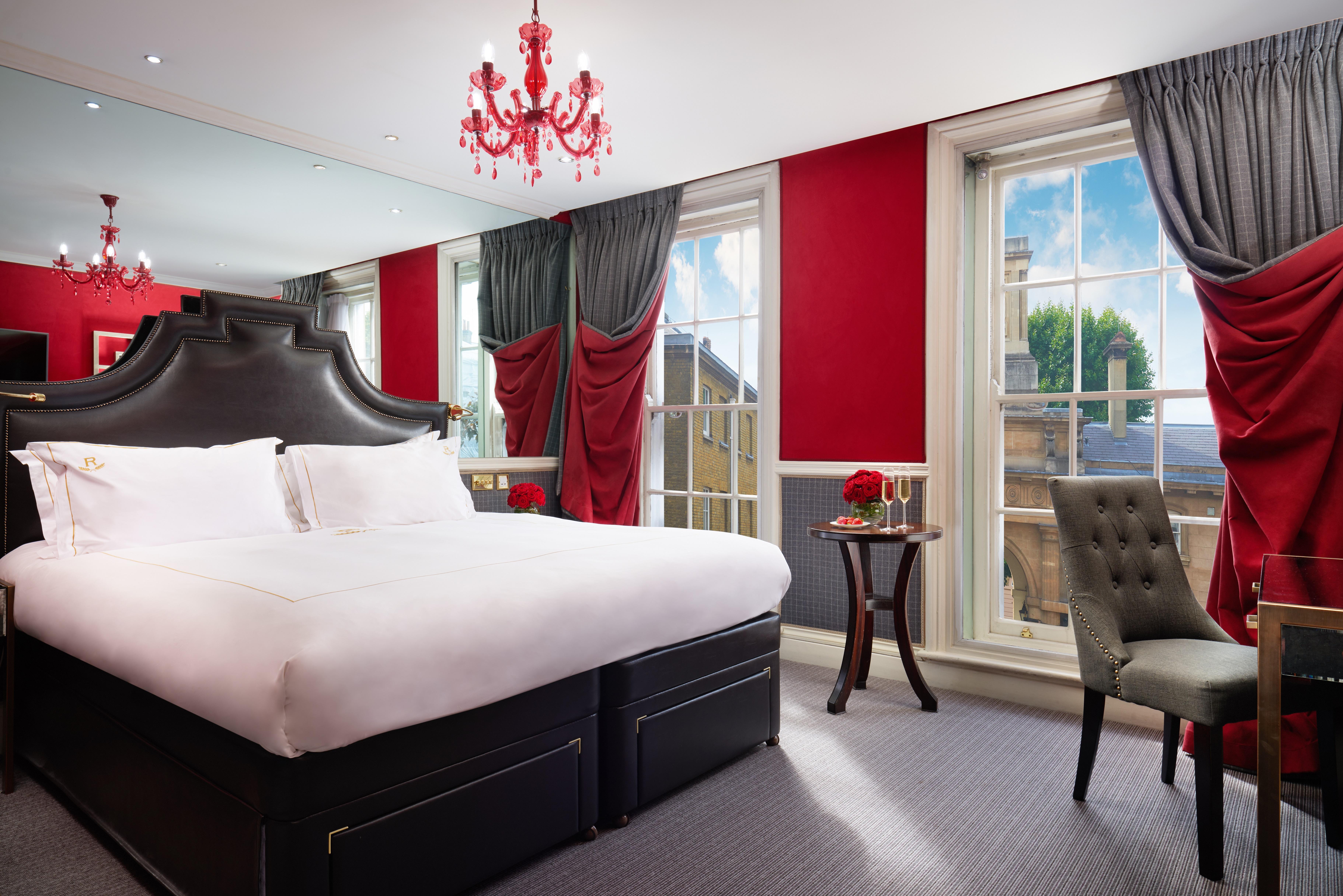 Rubens At The Palace Londra Esterno foto A bedroom at the hotel