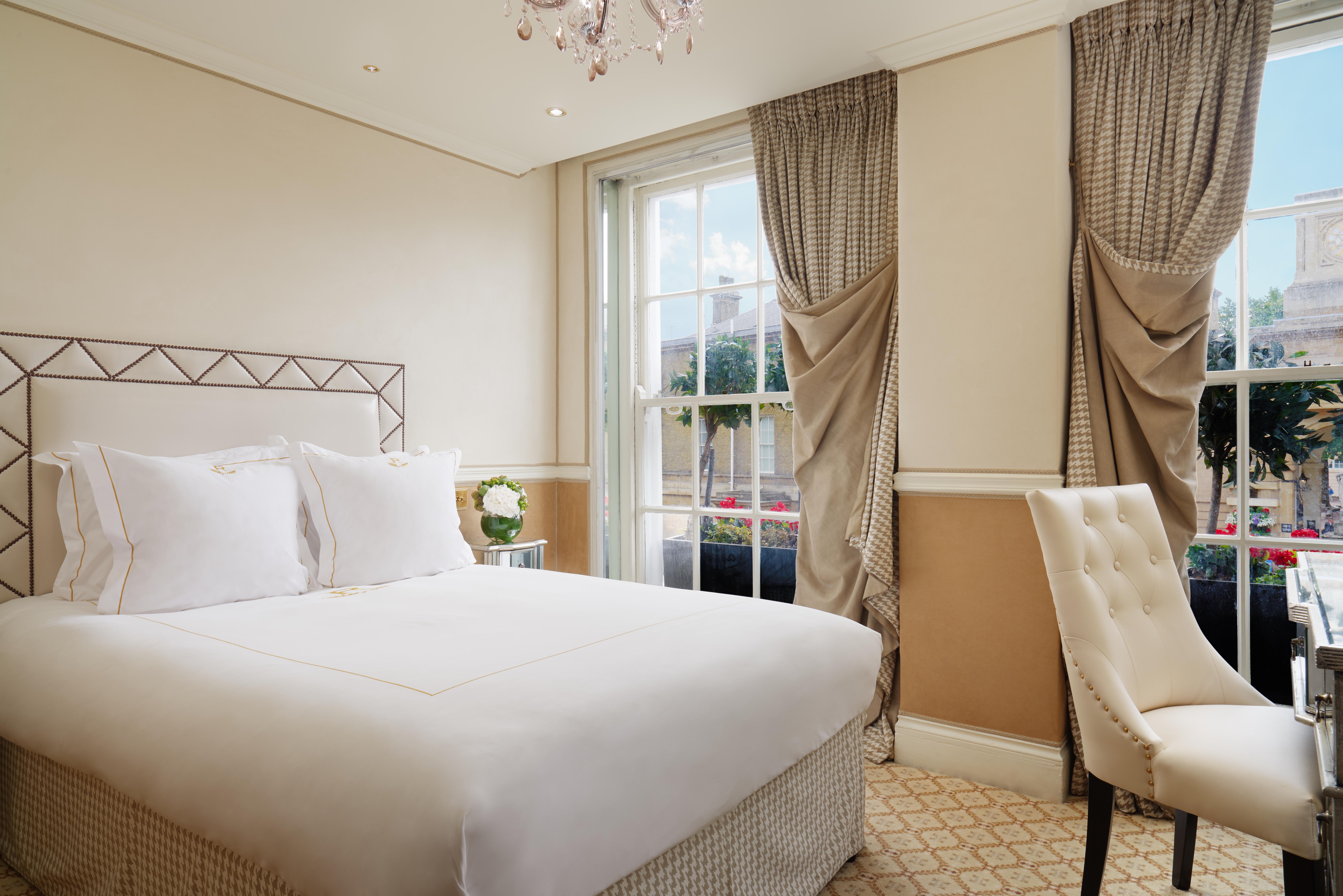 Rubens At The Palace Londra Esterno foto A bedroom at the hotel