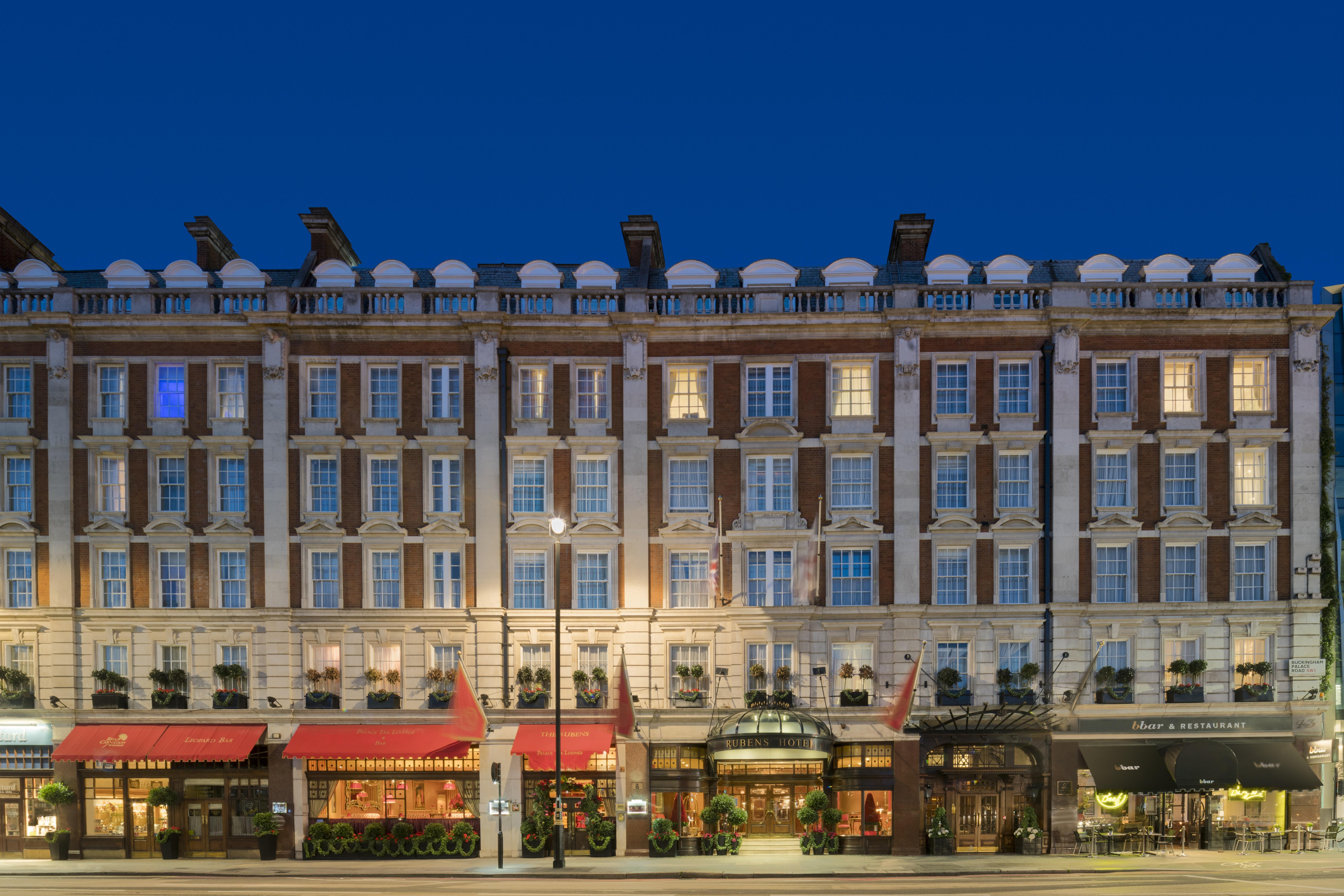 Rubens At The Palace Londra Esterno foto The hotel at night