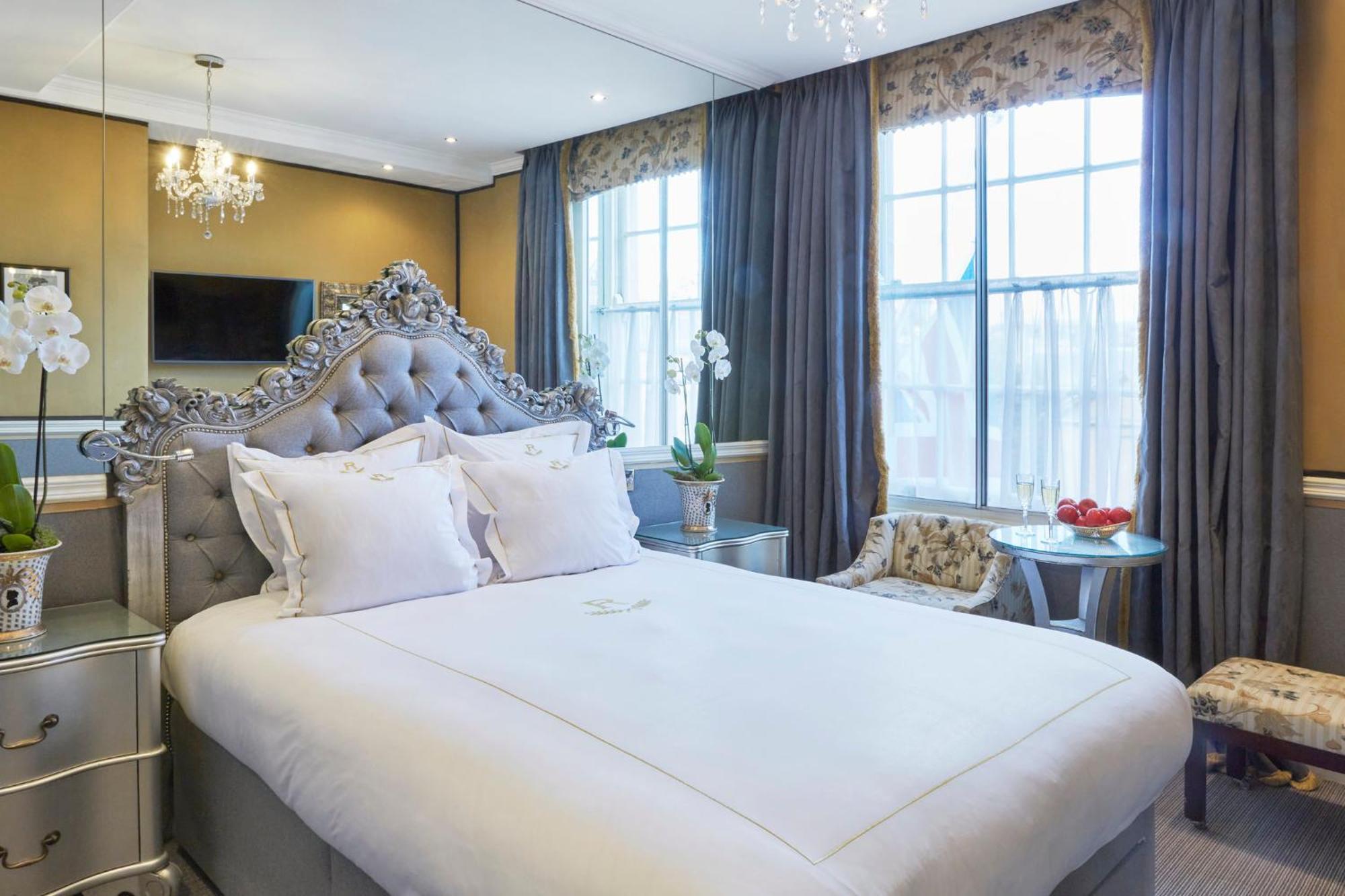 Rubens At The Palace Londra Esterno foto A bedroom at the hotel