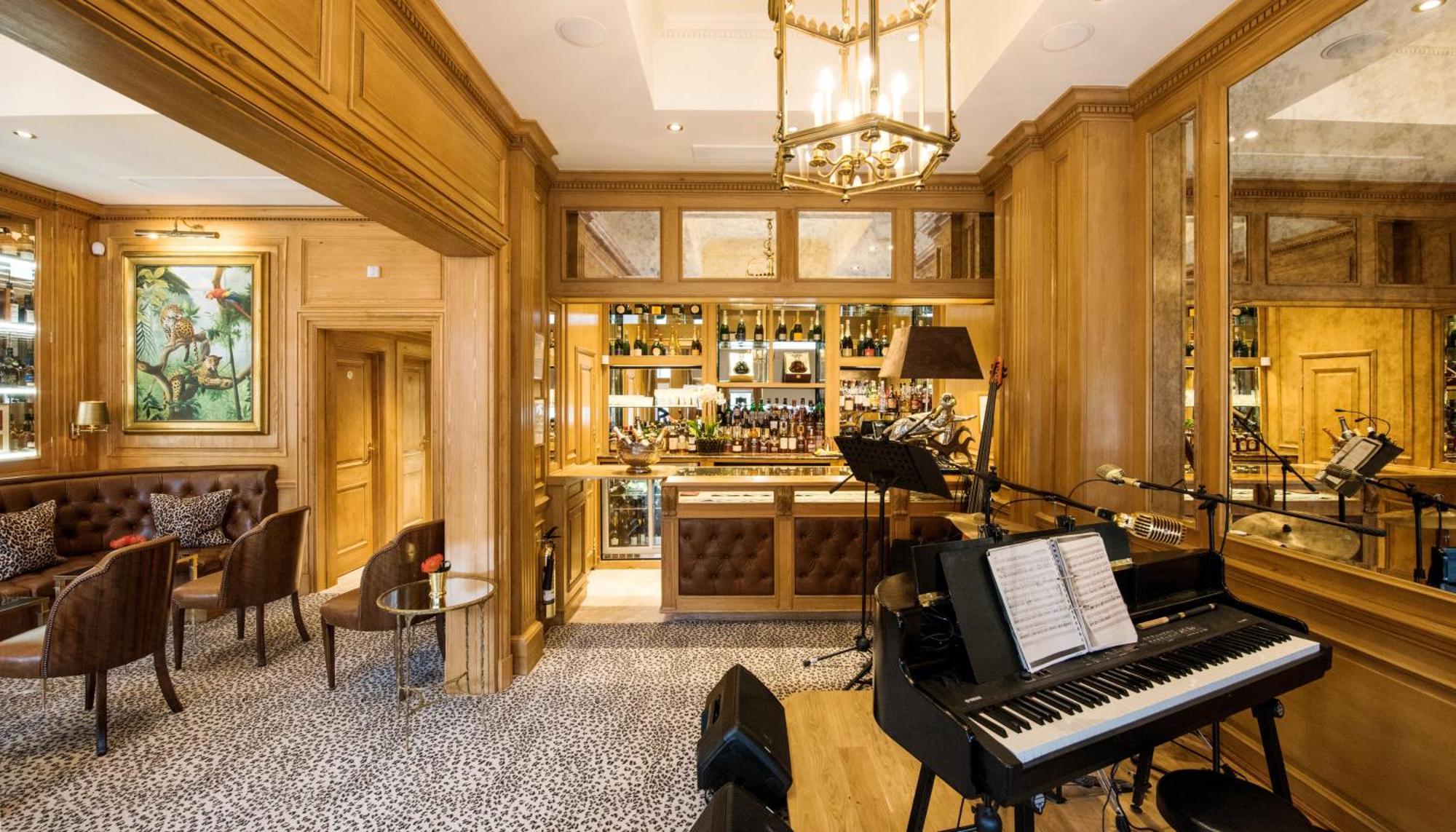 Rubens At The Palace Londra Esterno foto The piano bar at the Mandarin Oriental, Paris